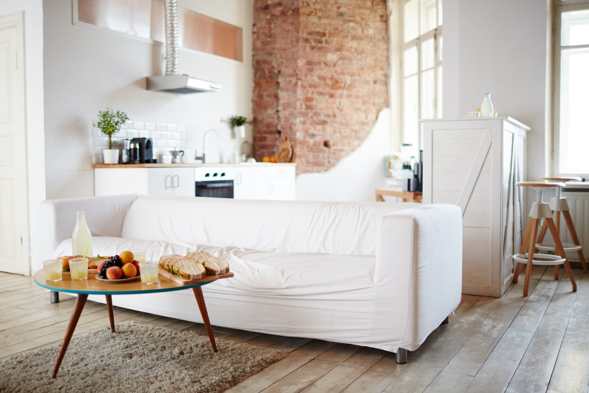 Rénovation de studio : petite surface avec cuisine ouverte